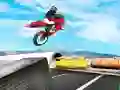 Gioco Corsa di Moto contro Treno in linea